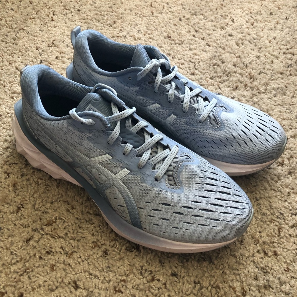 Women’s ASICS Novablast 2 Running Shoe